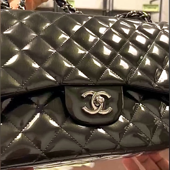 EUC Chanel JUMBO Double Flap Striated Green Quilted Patent Leather Shoulder Bag - Picture 2 of 16